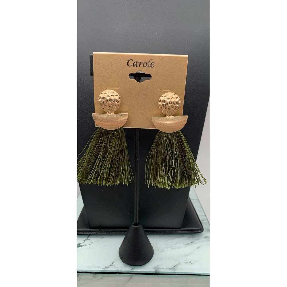 NWT Carole Matte Gold Tone And Green Tassel Fringe Pierced Drop Earrings